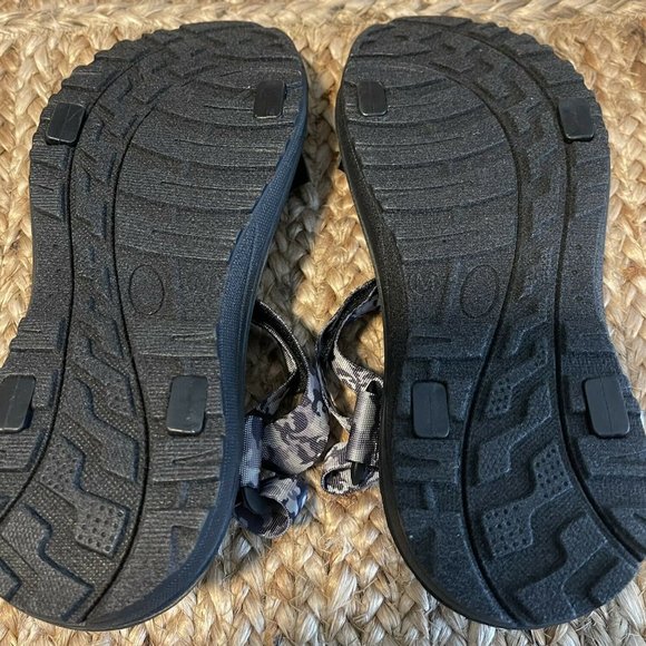 Camo Velcro Strap Sandals Size 9 - Picture 5 of 5
